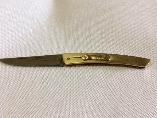 COUTEAU  THIERS  12CM MANCHE LAITON SUJET CHASSEUR EN RELIEF SATINE LAME INOX-9512 – Image 3