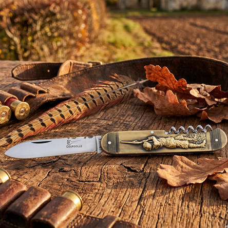 Couteau prestige guilloché laiton bronze chasseur chien Coursolle 249P — Couperier Coursolle