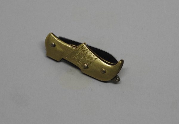 COUTEAU COURSOLLE BRELOQUE  SABOT  NAVETTE 1  PIÈCE   SANS PORTE CLE  MANCHE LAITON - REF 216 – Image 2