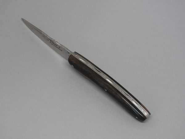 COUTEAU THIERS 12CM PLEIN MANCHE EBENE MARBRE SUR PLATINES INOX LAME INOX RESSORT INOX GUILLOCHE-9612EBMAR – Image 2