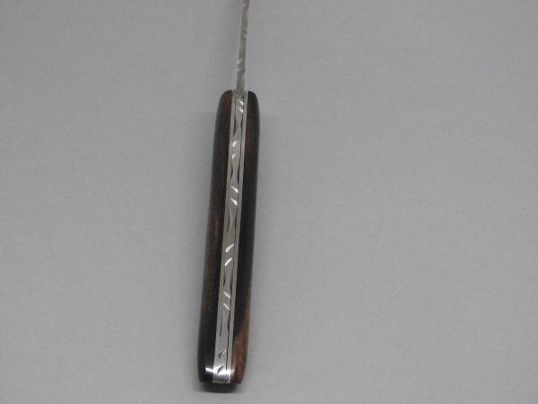 COUTEAU THIERS 12CM PLEIN MANCHE EBENE MARBRE SUR PLATINES INOX LAME INOX RESSORT INOX GUILLOCHE-9612EBMAR – Image 4