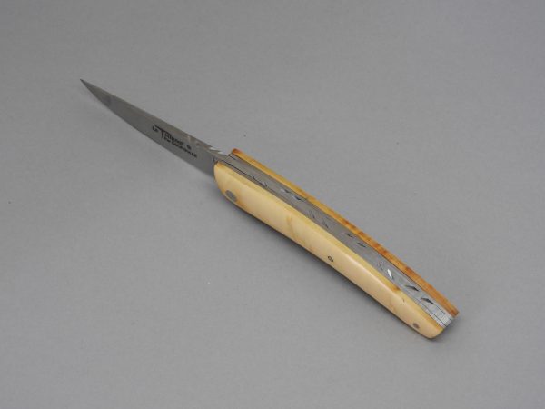 COUTEAU THIERS PLEIN MANCHE BUIS 10 CM 1 PIECE  LAME INOX RESSORT  GUILLOCHE-9610 BUIS – Image 3
