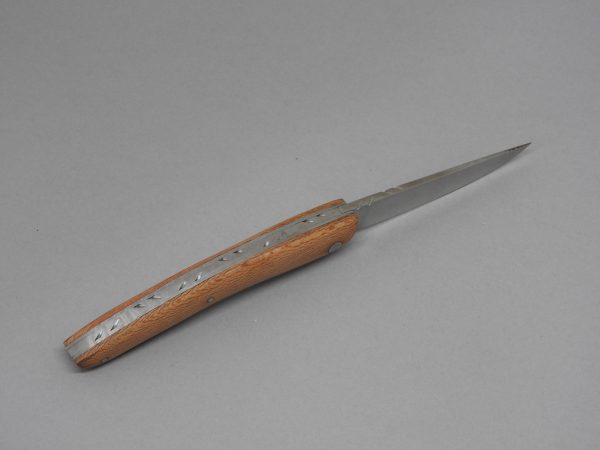 COUTEAU THIERS PLEIN MANCHE PLATANE 10 CM 1 PIECE  LAME INOX RESSORT  GUILLOCHE-9610 PLAT – Image 2