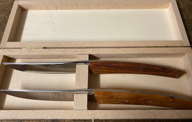 COUTEAU THIERS TABLE COFFRET DE 2 COUTEAUX DE TABLE 9912THBOIS