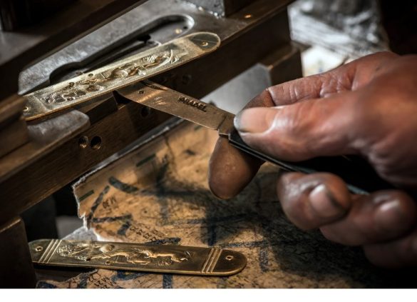 Atelier, mains de l'artisan Atelier, mains de l'artisan